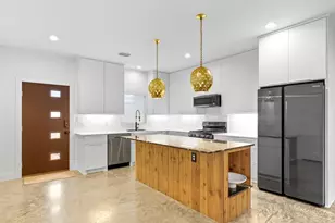 410 E 33rd St, Houston, TX 77018 - Photo 5