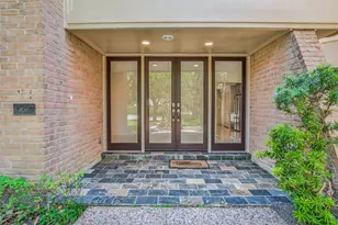 15607 Memorial Dr, Houston, TX 77079 - Photo 3