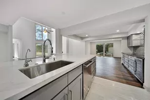 15607 Memorial Dr, Houston, TX 77079 - Photo 7