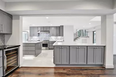 15607 Memorial Drive, Houston, TX 77079 - Photo 17