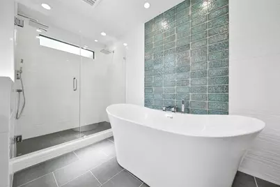 15607 Memorial Drive, Houston, TX 77079 - Photo 25