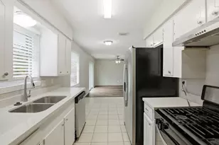 15119 Bathurst Dr, Houston, TX 77053 - Photo 13