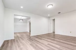 1749 Des Jardines St, Houston, TX 77023 - Photo 5