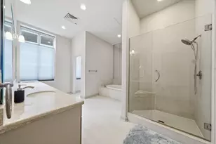 914 Main St, Houston, TX 77002 - Photo 15