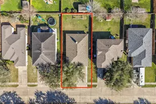 8004 Fallen Oak Ln, Texas City, TX 77591 - Photo 3