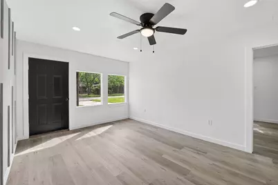 4933 Doolittle Boulevard, Houston, TX 77033 - Photo 5