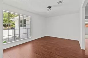 501 Valley Brook Dr, La Porte, TX 77571 - Photo 1