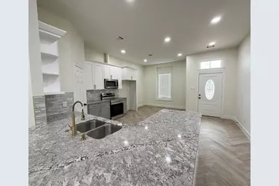 107 County Road 3372, Cleveland, TX 77327 - Photo 5