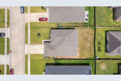 9922 Pine Forest Court, Baytown, TX 77521 - Photo 5