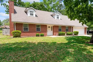 1928 Greentree Dr, Huntsville, TX 77340 - Photo 3