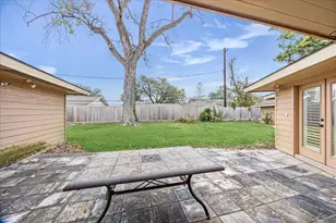 9106 Riddlewood Ln, Houston, TX 77025 - Photo 5
