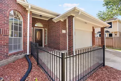 807 Presley Way, Sugar Land, TX 77479 - Photo 9