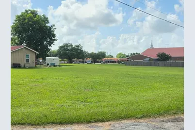 3205 Avenue E 1, Bay City, TX 77414 - Photo 5