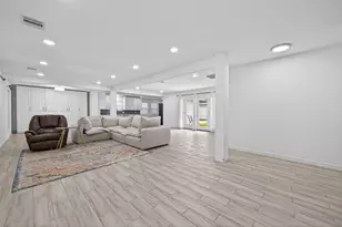 11107 Cedarhurst Dr, Houston, TX 77096 - Photo 11