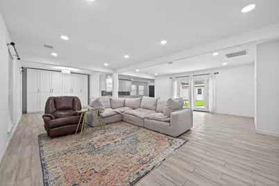 11107 Cedarhurst Drive, Houston, TX 77096 - Photo 9