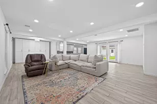 11107 Cedarhurst Dr, Houston, TX 77096 - Photo 9