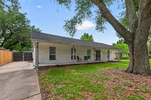 11107 Cedarhurst Dr, Houston, TX 77096 - Photo 41