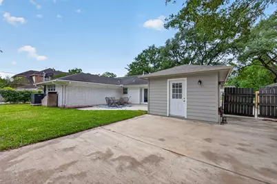11107 Cedarhurst Drive, Houston, TX 77096 - Photo 39