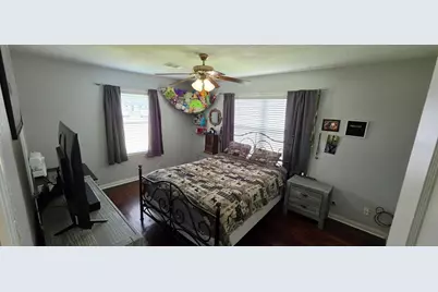 1208 Chevy Chase Drive, Angleton, TX 77515 - Photo 15