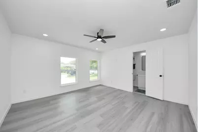 6314 Silver Chalice Drive, Houston, TX 77088 - Photo 17