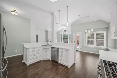116 N Acacia Park Circle, The Woodlands, TX 77832 - Photo 15