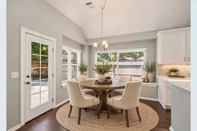 116 N Acacia Park Circle, The Woodlands, TX 77832 - Photo 17