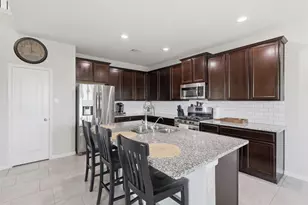 3725 Lancer Cir, Pearland, TX 77581 - Photo 3