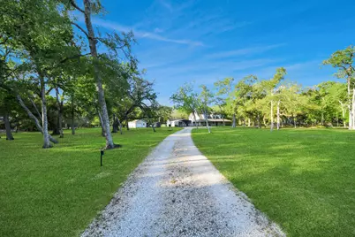 20202 Deer Run Road, Damon, TX 77430 - Photo 3