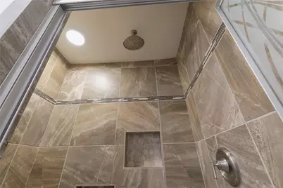 11810 Fieldcrest Drive, La Porte, TX 77571 - Photo 19