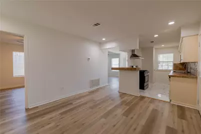 11810 Fieldcrest Drive, La Porte, TX 77571 - Photo 7