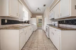 1806 McGinnis Dr, Pearland, TX 77581 - Photo 11