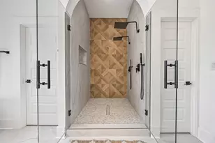 1803 27th St, Galveston, TX 77550 - Photo 3