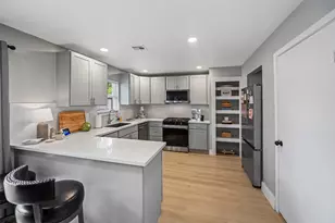 2019 Spillers Ln, Houston, TX 77043 - Photo 25