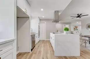 5634 Cerritos Dr, Houston, TX 77035 - Photo 13