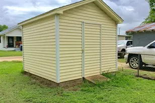 406 N Broadway St, Caldwell, TX 77836 - Photo 13