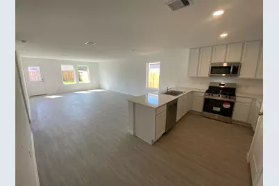 338 Parkin Court, Conroe, TX 77303 - Photo 3