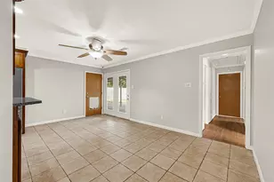 9927 Southport Dr, Houston, TX 77089 - Photo 7