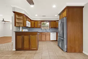 9927 Southport Dr, Houston, TX 77089 - Photo 9