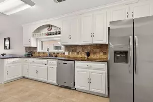 3213 Kleinmann Ave, Galveston, TX 77551 - Photo 37