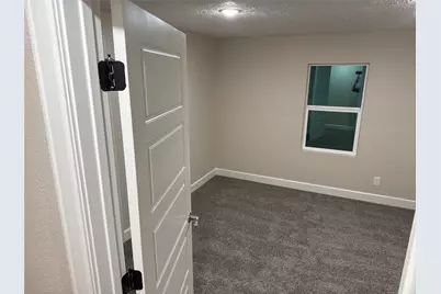 211 S Cleveland Avenue, Cleveland, TX 77327 - Photo 9