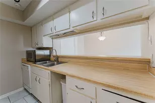 2818 S Bartell, Houston, TX 77054 - Photo 3