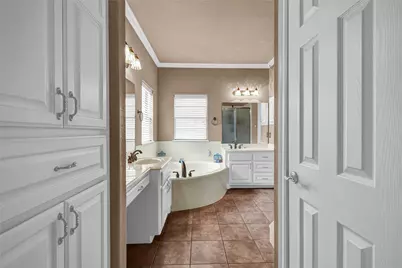 208 River Oaks Drive, Lake Jackson, TX 77566 - Photo 9