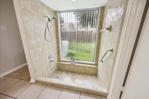 8018 Cobblefield Ln, Houston, TX 77071 - Photo 17