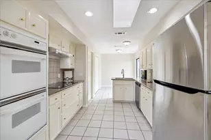 8018 Cobblefield Ln, Houston, TX 77071 - Photo 7