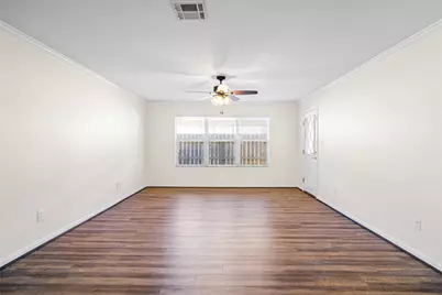 2224 Shady Tree Lane, Conroe, TX 77301 - Photo 9