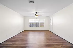 2224 Shady Tree Ln, Conroe, TX 77301 - Photo 9