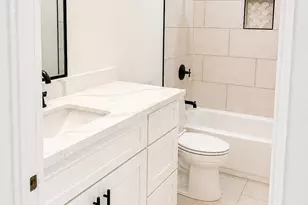 8206 Colonial Ln, Houston, TX 77051 - Photo 5