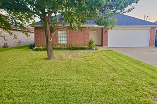 2927 30th Ave N, Texas City, TX 77590 - Photo 1