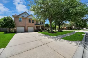 13827 Pepperstone Ln, Houston, TX 77044 - Photo 9