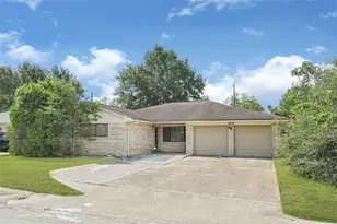 709 Queens Rd, Pasadena, TX 77502 - Photo 1
